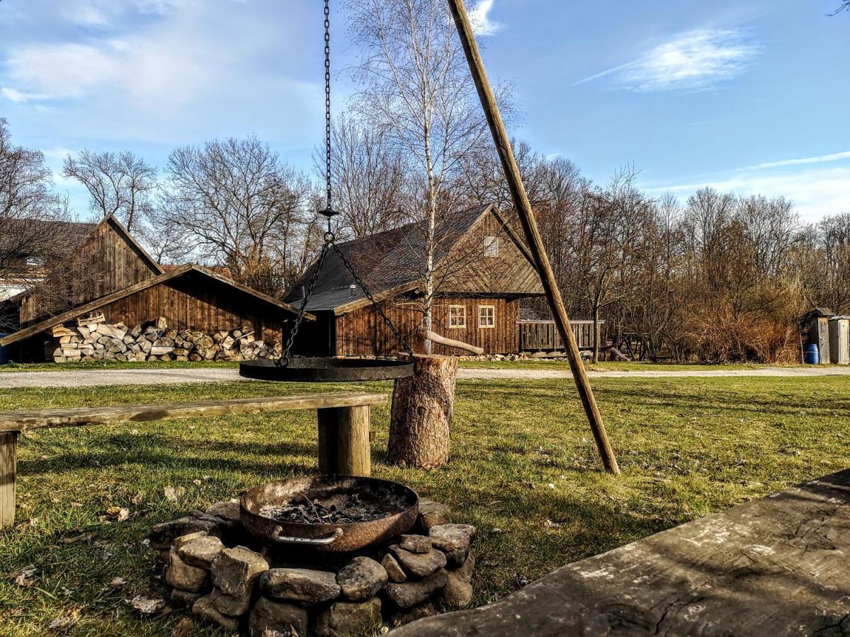 Apartmany Cerveny Dvur Chvalšiny Extérieur photo