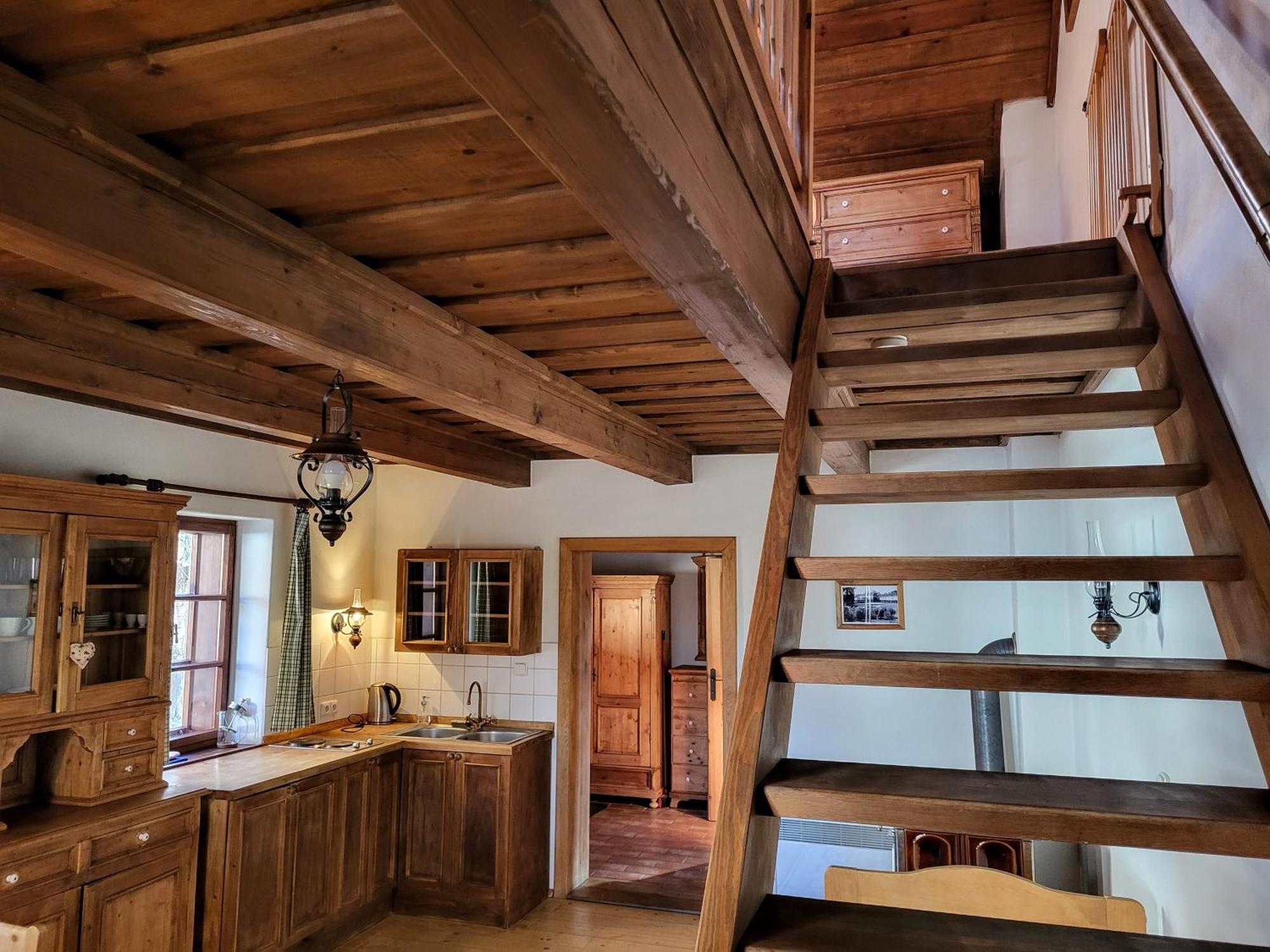 Apartmany Cerveny Dvur Chvalšiny Extérieur photo